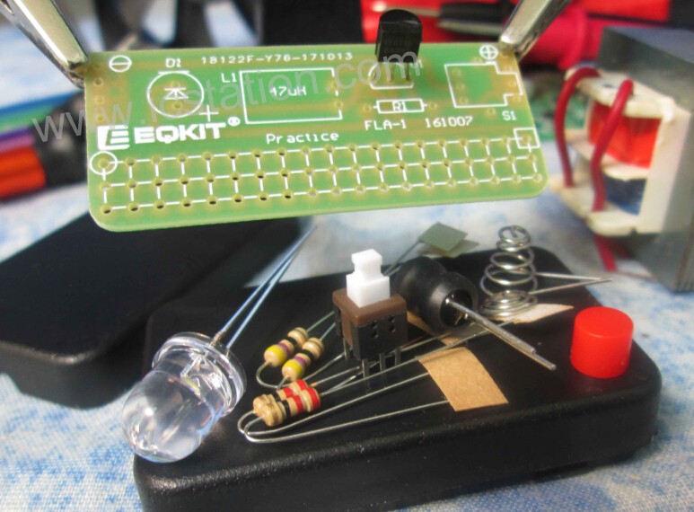 FLA1 Simple DIY Flashlight Kit DIY Light Lamp Module Mini Flashlight 1